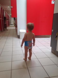 arthur-piscine-huggies